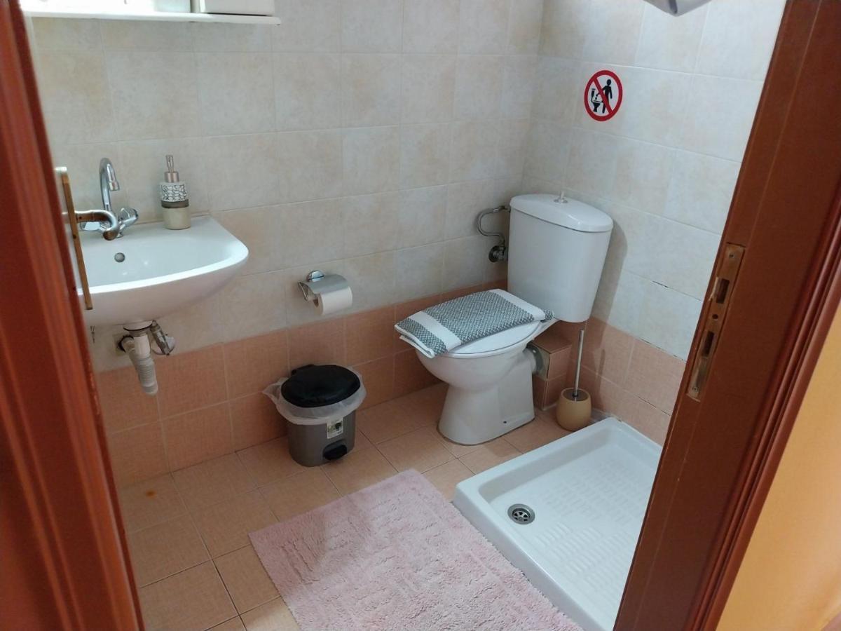 Niki'S Apartment อายิโอสนิโกลาโอส ภายนอก รูปภาพ
