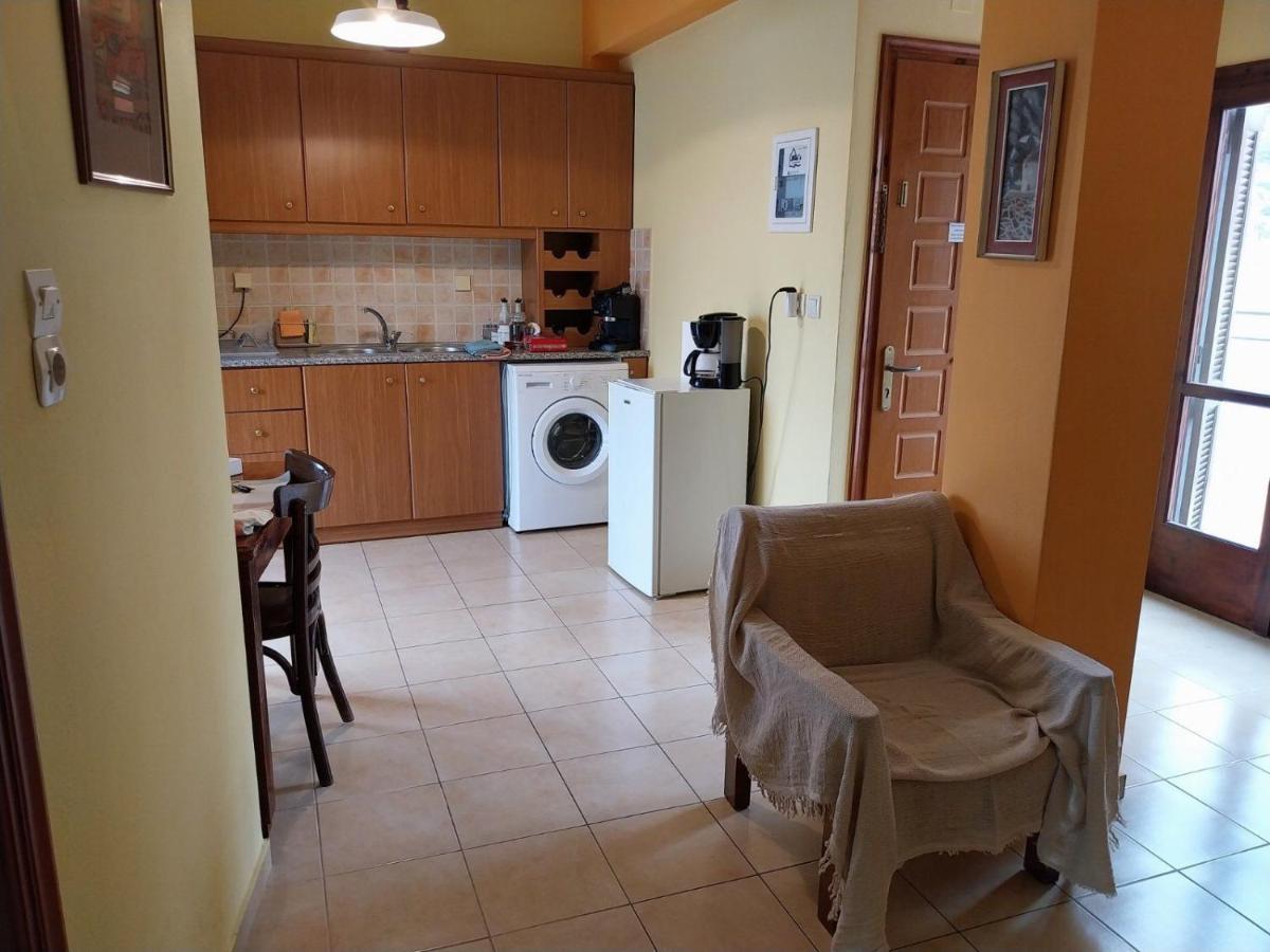 Niki'S Apartment อายิโอสนิโกลาโอส ภายนอก รูปภาพ
