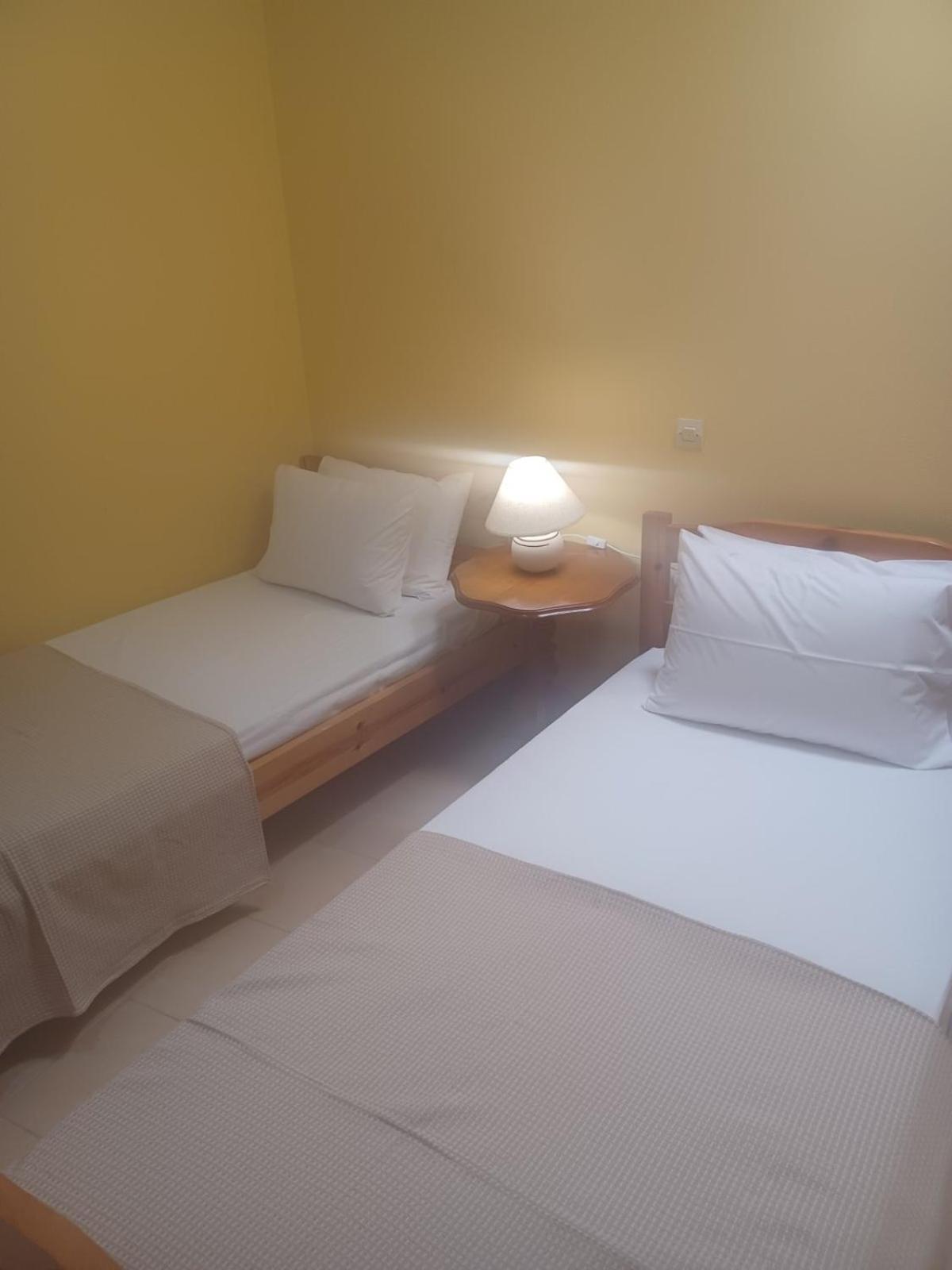 Niki'S Apartment อายิโอสนิโกลาโอส ภายนอก รูปภาพ